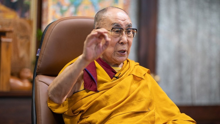 སྤྱི་ནོར་༸གོང་ས་༸སྐྱབས་མགོན་ཆེན་པོ་མཆོག་གིས་ཨེ་ཤི་ཡའི་ནང་པའི་རྗེས་འཇུག་གི་ཆོས་ཞུ་བ་རྣམས་ཀྱི་བཀའ་འདྲི་ལ་བཀའ་ལན་སྩོལ་བཞིན་པ། ༢༠༢༠།༩།༤ཉིན། པར་པ། བསྟན་འཛིན་འཇམ་དཔལ། 