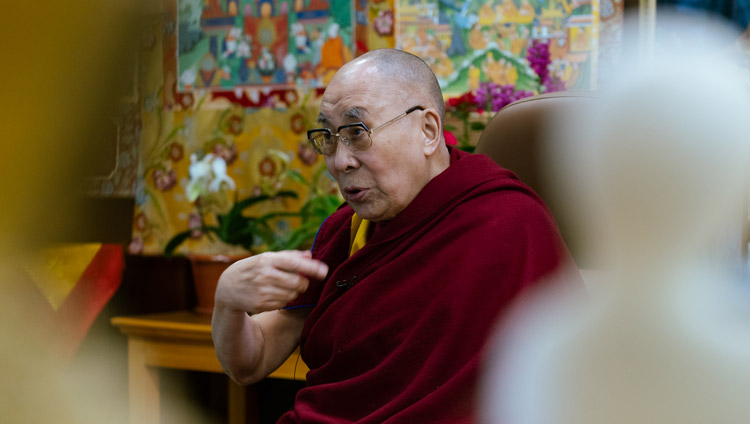 སྤྱི་ནོར་༸གོང་ས་༸སྐྱབས་མགོན་ཆེན་པོ་མཆོག་གིས་རྒྱ་གར་གྱི་གནའ་རབས་རིག་གཞུང་དང་དེང་དུས་ཀྱི་སློབ་སྦྱོང་གཉིས་ཟུང་འབྲེལ་བྱེད་སྟངས་དང་། དུས་རབས་ཀྱི་ཡར་རྒྱས་དང་ལྷན་སྤྱོད་བཟང་གི་ལམ་ནས་མི་ཚེ་སྐྱེལ་སྟངས་སྐོར་ལ་བཀའ་སློབ་ལམ་སྟོན་གནང་བཞིན་པ། ༢༠༢༠།༡༢།༡༥ པར་བ། བསྟན་འཛིན་འཇམ་དཔལ་ལགས། 