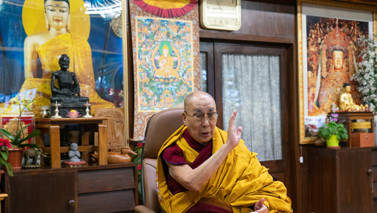 ཀོ་རི་ཡའི་ནང་པ་ཚོས་གཙོས་དྲ་ལམ་བརྒྱུད་ཤེས་རབ་སྙིང་པོའི་བཀའ་ཆོས་གསན་གཟིགས་གནང་མཁན་རྣམས་ལ་གསུང་ཆོས་སྔོན་འགྲོའི་བཀའ་སློབ་སྩོལ་བཞིན་པ།  ༢༠༢༡།༡།༥ པར་བ། བསྟན་འཛིན་འཇམ་དཔལ་ལགས། 