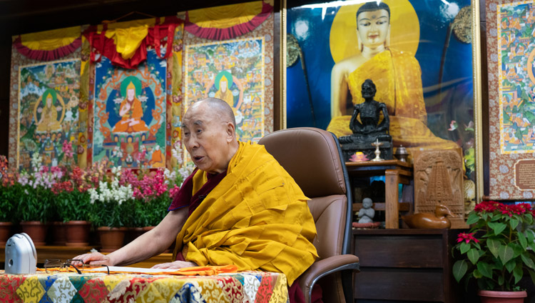 ཀོ་རི་ཡའི་ནང་པ་ཚོས་གཙོས་དྲ་ལམ་བརྒྱུད་ཤེས་རབ་སྙིང་པོའི་བཀའ་ཆོས་གསན་གཟིགས་གནང་མཁན་རྣམས་ལ་གསུང་ཆོས་སྔོན་འགྲོའི་བཀའ་སློབ་སྩོལ་བཞིན་པ།  ༢༠༢༡།༡།༥ པར་བ། བསྟན་འཛིན་འཇམ་དཔལ་ལགས། 