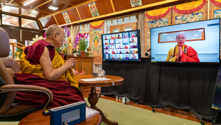 ཐའེ་ཝན་རྒྱ་ནག་ནང་བསྟན་མཐུན་ཚོགས་ཀྱི་ཚོགས་གཙོ་དགེ་སློང་ཅིན་ཡའོ་(Ven Bhikshu Jing Yao)ལགས་ཀྱིས་གསུང་བཤད་གནང་བཞིན་པ། ༢༠༢༡།༣།༥ པར་བ། བསྟན་འཛིན་འཇམ་དཔལ་ལགས། 