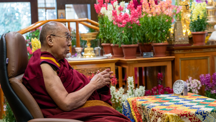 སྤྱི་ནོར་༸གོང་ས་༸སྐྱབས་མགོན་ཆེན་པོ་མཆོག་གིས་རྡ་རམ་ས་ལའི་བཞུགས་སྒར་ཕོ་བྲང་དུ་དྲ་ལམ་བརྒྱུད་སོག་རིགས་གཞོན་སྐྱེས་ཚོར་ནང་ཆོས་དང་ཚན་རིག་གི་སྐོར་ནས་བཀའ་སློབ་སྩོལ་བཞིན་པ། ༢༠༢༡།༣།༡༡ པར་བ། བསྟན་འཛིན་འཇམ་དཔལ་ལགས། 