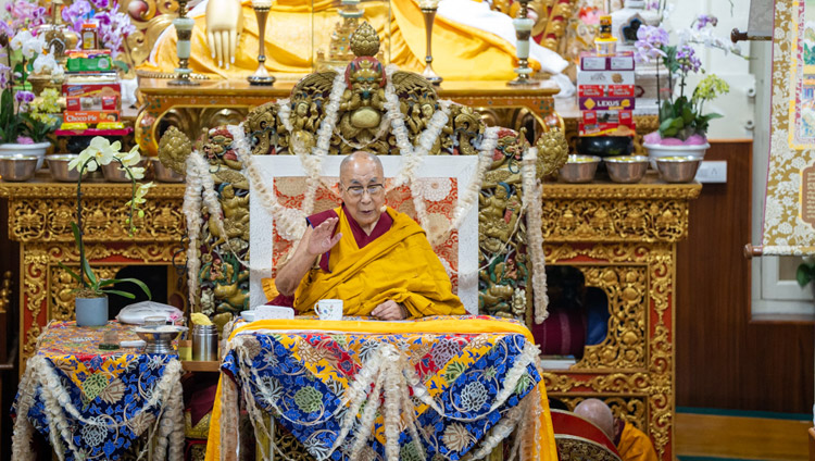 སྤྱི་ནོར་༸གོང་ས་༸སྐྱབས་མགོན་ཆེན་པོ་མཆོག་གིས་བོད་རིགས་གཞོན་ནུ་གཙོ་བོར་གྱུར་པའི་དད་ལྡན་ཆོས་ཞུ་བ་རྣམས་ལ་བྱང་ཆུབ་སེམས་ཀྱི་སྐོར་ལ་བཀའ་སློབ་སྩོལ་བཞིན་པ།  བསྟན་འཛིན་ཆོས་འབྱོར། ༢༠༢༣།༥།༣༠