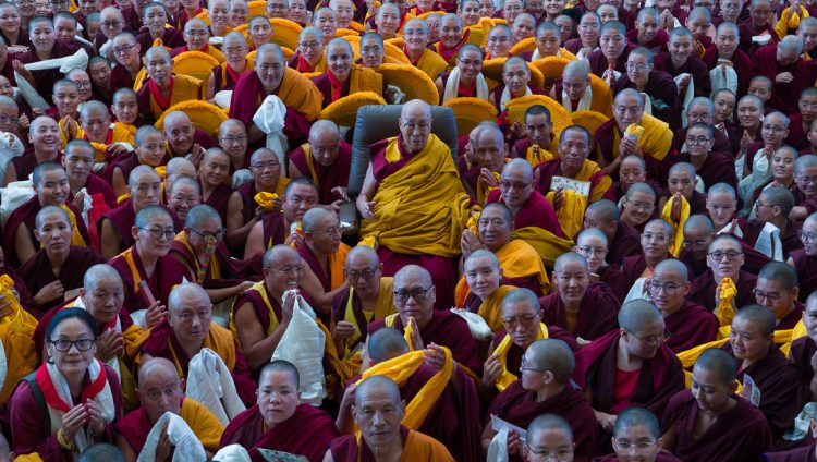 དགེ་བཤེས་མའི་བསླབ་པ་མཐར་སོན་གྱི་དམ་འཇོག་དང་མཛད་སྒོར་ཆིབས་བསྒྱུར།