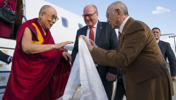 འཇར་མན་གྲོང་ཁྱེར་ཕེརེངྐ་ཕོཌ་ནང་༸ཞབས་སོར་བདེ་བར་འཁོད་པ།