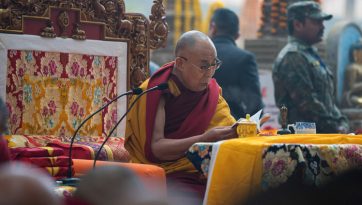 མཁན་ཆེན་འཇིགས་མེད་ཕུན་ཚོགས་མཆོག་གི་འདས་མཆོད་སྨོན་ལམ་ལ་དབུ་བཞུགས།