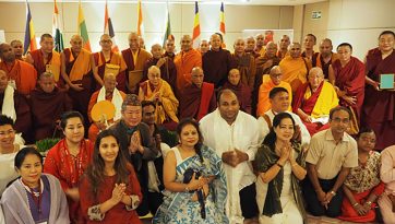 དམ་ཆོས་འདུལ་བའི་བགྲོ་གླེང་ཐེངས་གཉིས་པའི་ཐོག་བཀའ་སློབ་སྩལ་བ།