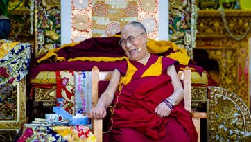 ལྷོ་ཤར་ཨེ་ཤ་ཡའི་དད་ལྡན་ཆོས་ཞུ་བར་གསུང་ཆོས་གནང་སྒོ་མཇུག་གྲུབ་པ།