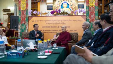 ཚད་རྡུལ་དངོས་ཁམས་དང་འབྲེལ་བའི་བགྲོ་གླེང་དབུ་འཛུགས་མཛད་པ།