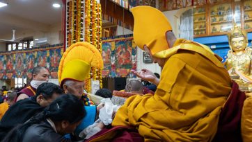 བོད་མིའི་སྒྲིག་འཛུགས་ཀྱི་ཤེས་རིག་ལས་ཁུངས་སོགས་ཀྱིས་བརྟན་བཞུགས་བསྟར་འབུལ་ཞུས་པ།