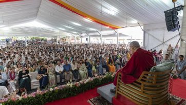 བསམ་བློ་ཇེ་བཟང་དུ་གཏོང་ཐབས་ཞེས་པའི་བརྗོད་གཞིའི་ཐོག་བཀའ་སློབ་སྩལ་བ།