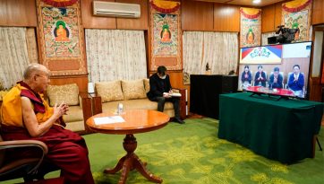 དཔལ་ལྡན་སྲིད་སྐྱོང་མཆོག་དང་བཀའ་ཤག་སྐབས་ ༡༦ པའི་བཀའ་བློན་རྣམ་པར་དྲ་ལམ་བརྒྱུད་མཇལ་ཁ་དང་བཀའ་སློབ་སྩལ་བ།