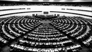 ཡུ་རོབ་མཉམ་འབྲེལ་གྲོས་ཚོགས་ཀྱི་ཚོགས་གཙོ་གསར་པ་ལ་འཚམས་འཕྲིན་སྩལ་བ།