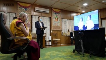 ཐའེ་ཝན་དུ་༸རྒྱལ་བའི་འཁྲུངས་སྐར་སྲུང་བརྩིའི་རོལ་དབྱངས་མཛད་སྒོར་བཀའ་སློབ། 