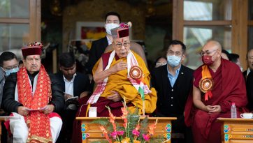 འཕགས་བོད་མཉམ་འབྲེལ་ཚོགས་པ་དབུ་བརྙེས་ནས་ལོ་འཁོར་ཧྲིལ་པོ་ ༢༥ འཁོར་བའི་དུས་ཆེན་མཛད་སྒོར་ཆིབས་བསྒྱུར་བསྐྱངས་པ། 