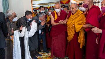 མར་ཡུལ་ལ་དྭགས་སུ་ཞབས་སོར་བདེ་བར་འཁོད་པ།