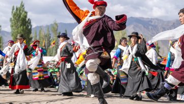 ལ་དྭགས་བོད་རིགས་ཡོངས་ལ་བླང་དོར་བཀའ་སློབ།