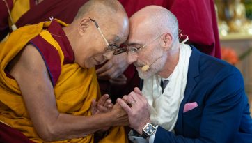 ཧ་ཝར་ཌི་གཙུག་ལག་སློབ་ཆེན་གྱི་འབྲེལ་ཡོད་ཆེད་ལས་མི་སྣར་བཀའ་སློབ་སྩལ་བ། 