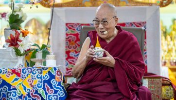 མར་ཡུལ་ལ་དྭགས་སུ་༸ཞབས་སོར་བདེ་བར་འཁོད་པ།