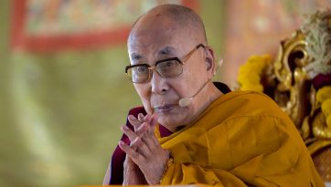 གནས་མཆོག་རྡོ་རྗེ་གདན་དུ་བྱང་ཆུབ་སེམས་འགྲེལ་གྱི་བཀའ་ཆོས་འཕྲོ་སྐྱོང་མཛད་པ།