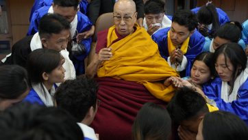 སྨན་རྩིས་མཐོ་སློབ་ཀྱི་བསླབ་པ་མཐར་སོན་པའི་སློབ་ཕྲུག་རྣམས་ལ་བཀའ་སློབ་སྩལ་བ། 