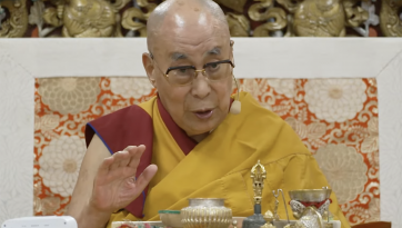 བདེ་མཆོག་ལཱུ་ཨི་པའི་བཀའ་དབང་དངོས་གཞི་གནང་བ། 