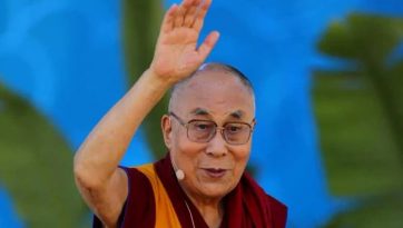 རྒྱལ་ཁབ་བདུན་གྱི་རྡུལ་ཕྲན་མཚོན་ཆ་མེད་པའི་འཛམ་གླིང་བསྐྲུན་རྒྱུའི་འབོད་སྐུལ་ལ་དགའ་བསུ་གནང་བ།