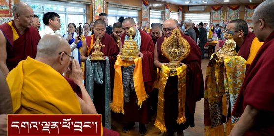 སོག་པོའི་དགེ་བཤེས་འགའ་དང་། དེ་དག་གི་ནང་མི་ཉེ་འབྲེལ་རྣམས་ལ་མཇལ་ཁ་སྩལ་བ།