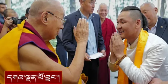 ཧི་མ་ལ་ཡའི་ནང་པའི་ཆོས་རིག་འཛིན་སྐྱོང་ཚོགས་པའི་ཚོགས་མི་སོགས་ལ་མཇལ་ཁ།