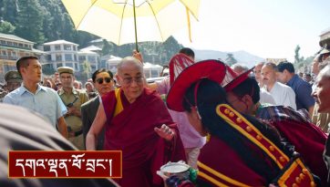 འཇིག་རྟེན་ལས་འདས་པར་བསྟོད་པ་དང་། རྟེན་འབྲེལ་བསྟོད་པའི་བཀའ་ཆོས།