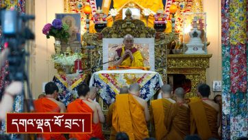 སྤྱོད་འཇུག་ལེའུ་ལྔ་པ་དང་དྲུག་པའི་བཀའ་ཆོས། སེམས་བསྐྱེད་དང་བྱང་སྡོམ། སྒྲོལ་མ་གཙོ་འཁོར་གསུམ་གྱི་རྗེས་གནང་བཅས་དགེའོ། །