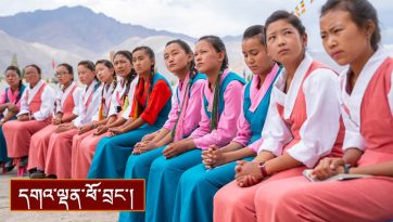 ལ་དྭགས་བོད་རིགས་གཞིས་མི་རྣམས་ལ་སྩལ་བའི་བཀའ་སློབ།
