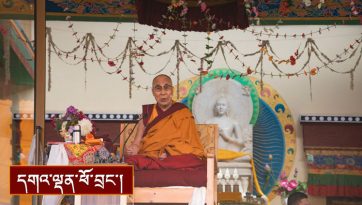 ཤེས་རབ་སྙིང་པོ་དང་སྤྱོད་འཇུག་ཆེན་མོའི་བཀའ་ཆོས།