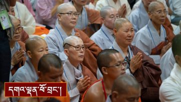 དབུ་མ་རིན་ཆེན་ཕྲེང་བའི་བཀའ་ཆོས་དང་། ཐུགས་རྗེ་ཆེན་པོའི་བཀའ་དབང་།