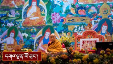 སྒོམ་རིམ་བར་པ་དང་། ལམ་རིམ་བསྡུས་དོན། ཚིག་གསུམ་གནད་བརྡེག