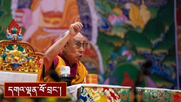 རྡོ་རྗེ་གཅོད་པ་དང་རྟེན་འབྲེལ་བསྟོད་པའི་བཀའ་ཆོས། ཐུགས་རྗེ་ཆེན་པོའི་བཀའ་དབང་དང་འཇམ་དབྱངས་དཀར་པོའི་རྗེས་གནང་།