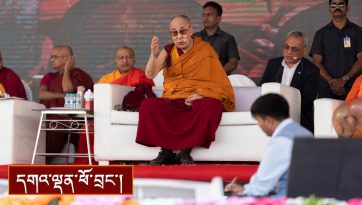 བློ་སྦྱོང་ཚིགས་བརྒྱད་མའི་བཀའ་ཁྲིད་དང་ནང་ཆོས་ངོ་སྤྲོད།