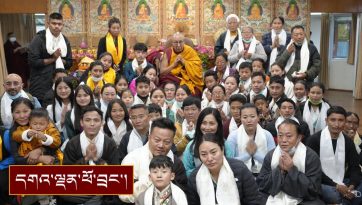 ཆོས་དང་རིག་གཞུང་གཅེས་འཛིན་དགོས་པའི་སྐོར་སྩལ་བའི་བཀའ་སློབ།