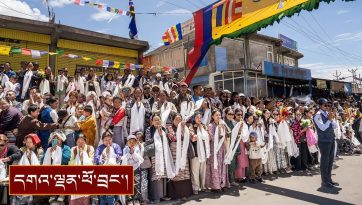 བཞུགས་སྒར་དྷ་ས་ནས་མར་ཡུལ་ལ་དྭགས་སུ་ཆིབས་སྒྱུར།