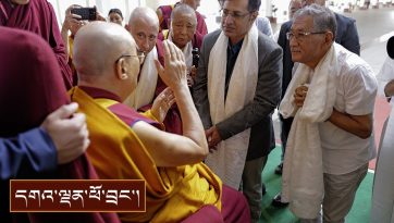 ཤེས་རིག་དྲུང་ཆེ་ཟུར་པ་དང་། ཡུ་ཇི་སི་(UGC)དྲུང་ཆེ་གཞོན་པ་སོགས་ལ་མཇལ་ཁ་སྩལ་བ།