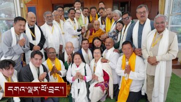 བོད་དོན་རྒྱབ་སྐྱོར་བ་སོགས་དད་ལྡན་ ༤༥༠ སྐོར་ལ་མཇལ་ཁ་སྩལ་བ།