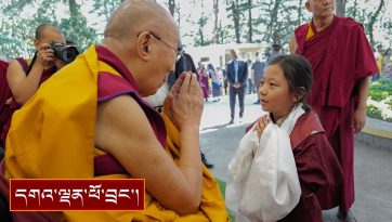 ཌེ་སི་མོན་ཊུ་ཊུའི་ཐེབས་རྩའི་འགན་འཛིན་སོགས་མཇལ་བཅར་བ་ ༣༦༠ ལྷག་ལ་མཇལ་ཁ།