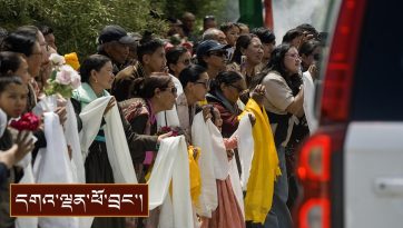 ལ་དྭགས་ཞི་བའི་ཚལ་དུ་ཞབས་སོར་བདེ་བར་འཁོད་པ།
