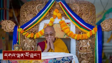 མཆོད་འབུལ་བསྔོ་སྨོན་གསུངས་པ།