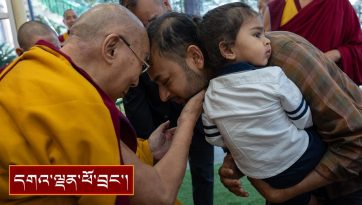 བོད་རིགས་དང་། རྒྱལ་ཁབ་བཅུ་གཅིག་ནས་ཕེབས་པའི་ཕྱི་རྒྱལ་བ་སོགས་ལ་མཇལ་ཁ།