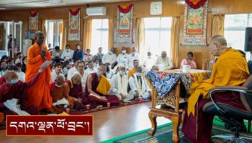 ནང་ཆོས་ངོ་སྤྲོད་ཀྱི་ཟབ་སྦྱོང་ལ་ཞུགས་པའི་རྒྱ་གར་བ་རྣམས་ལ་མཇལ་ཁ་དང་བཀའ་སློབ།