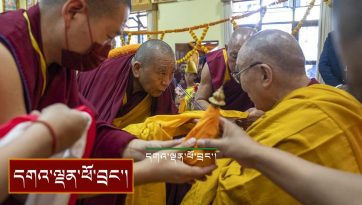 སེམས་བསྐྱེད། མ་ཎི་ཡི་གེ་དྲུག་མའི་བཟླས་ལུང་།