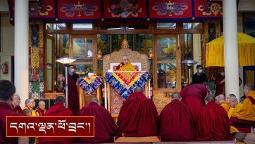 ཐམས་ཅད་རྣལ་འབྱོར་གྱི་སེམས་བསྐྱེད། གཟུངས་སྔགས་ཡི་གེ་དྲུག་མའི་བཟླས་ལུང་། སྐྱེས་རབས་ཀྱི་ཆོས་འབྲེལ།