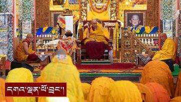 བསྒྲུབ་བྱ་ ༤༨ ལ་ཚིགས་ཕྱི་མ་དགེ་སློང་གི་བསླབ་སྡོམ་སྩལ་བ།
