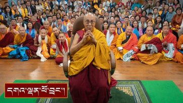 སྟོང་འཁོར་མཉྫུ་ཤྲཱི་སོགས་སོག་པོ་ཚོ་ཁག་གཅིག་ལ་མཇལ་ཁ་དང་བཀའ་སློབ་སྩལ་བ།